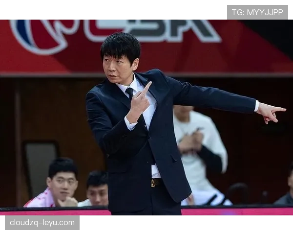 琼斯挺身而出助圣徒逆转取胜,状态回升引领球队重返胜利轨道 琼斯挺身而出助圣徒逆转取胜,状态回升引领球队重返胜利轨道