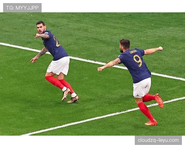 登贝莱与拉菲尼亚边锋战术适配性及进攻效率对比分析