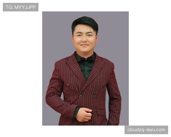 仲满平时训练像机关人，出门像有管家全程跟班，这反差真让人吃惊